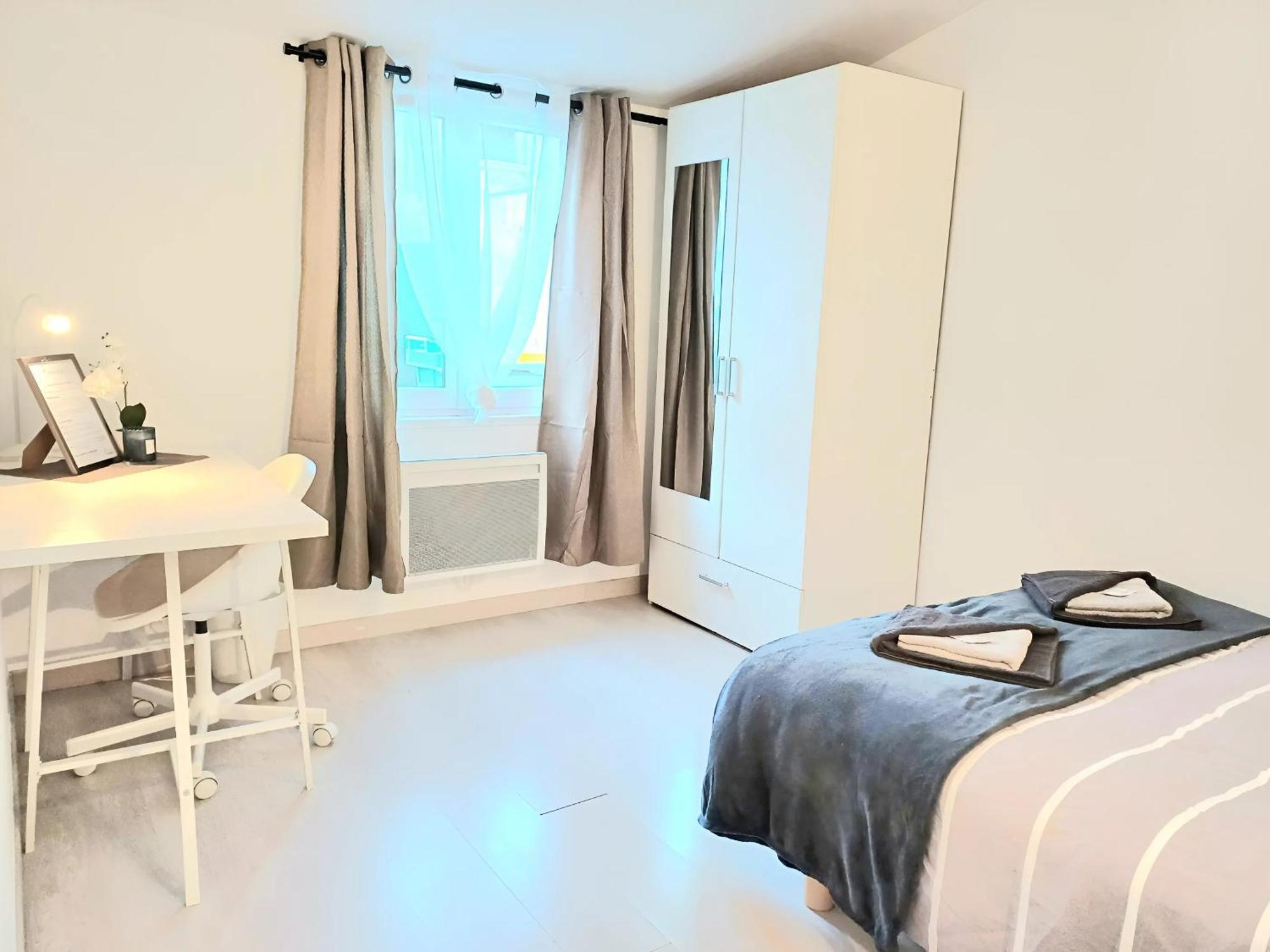 Beauvais - Proche Aeroport - Chambres Privees Eksteriør bilde